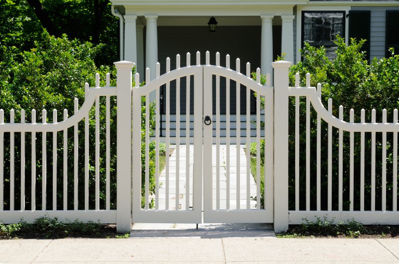 Picket Fence with Arch